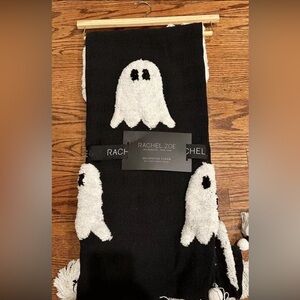 rachel zoe black and white ghost blanket
Viral Halloween decor